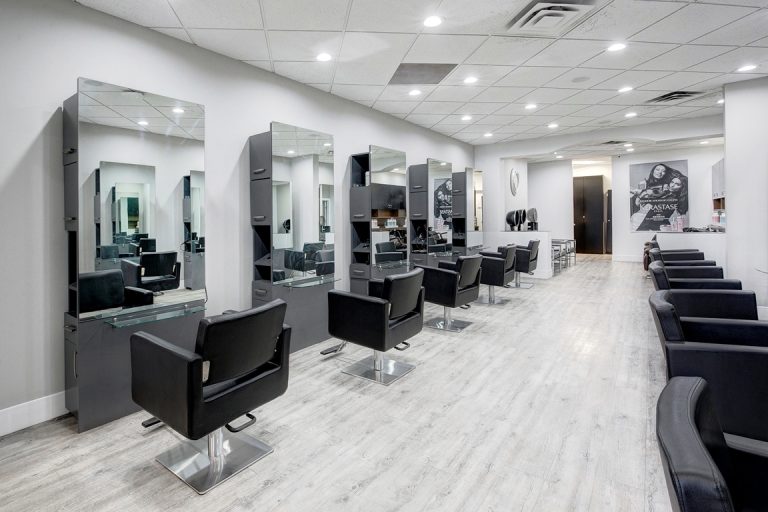 ACCENTRIC HAMPTONS Accentric Salons & Spa